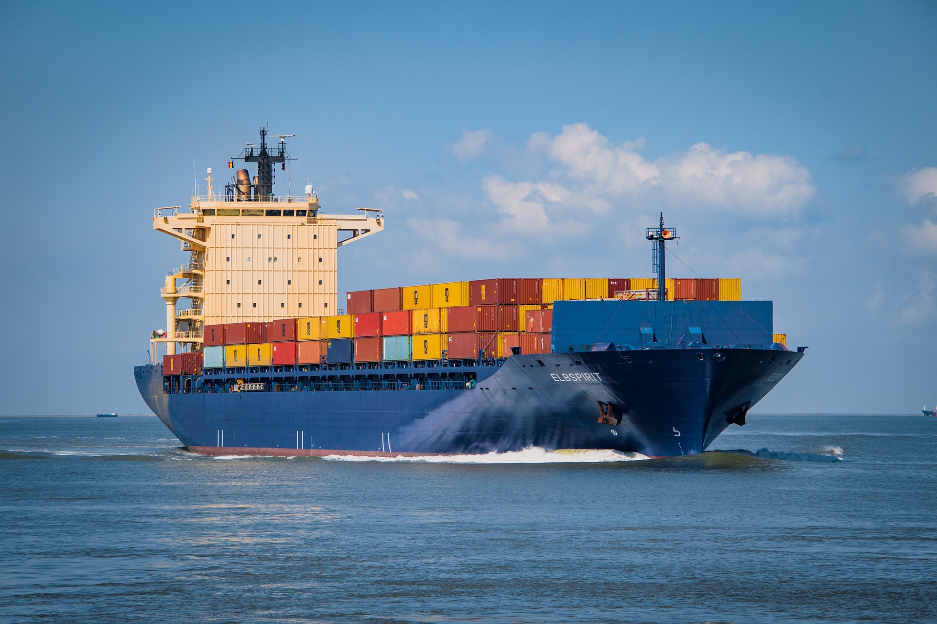 WHALE LOGISTICS JAPAN